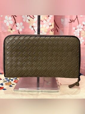 Bottega Veneta Intrecciato Zip-Around Continental Wallet Two-Toned Brown